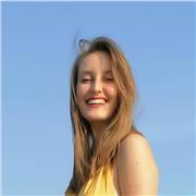 Laureata in biotecnologie con 10 anni di esperienza in aiuto compiti, offre lezioni per ragazzi dalle elementari alle superiori